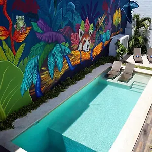 Red Panda Albergue Playa del Carmen